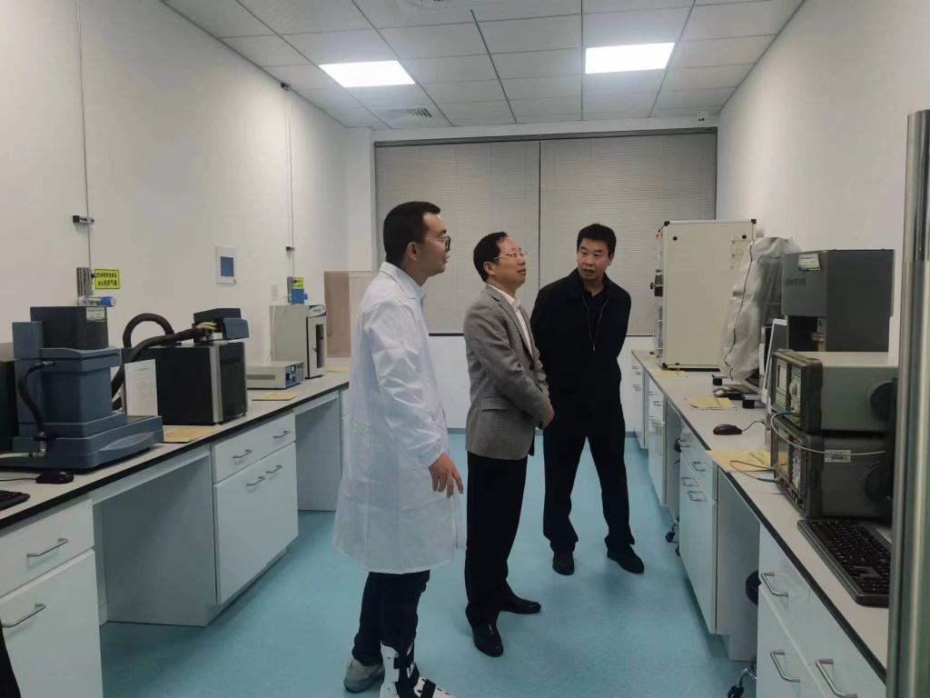 校领导深入国家木质资源综合利用工程技术研究中心调研指导